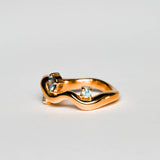 Wave Ring Gold with 3 Stones # 2 | Size 8
