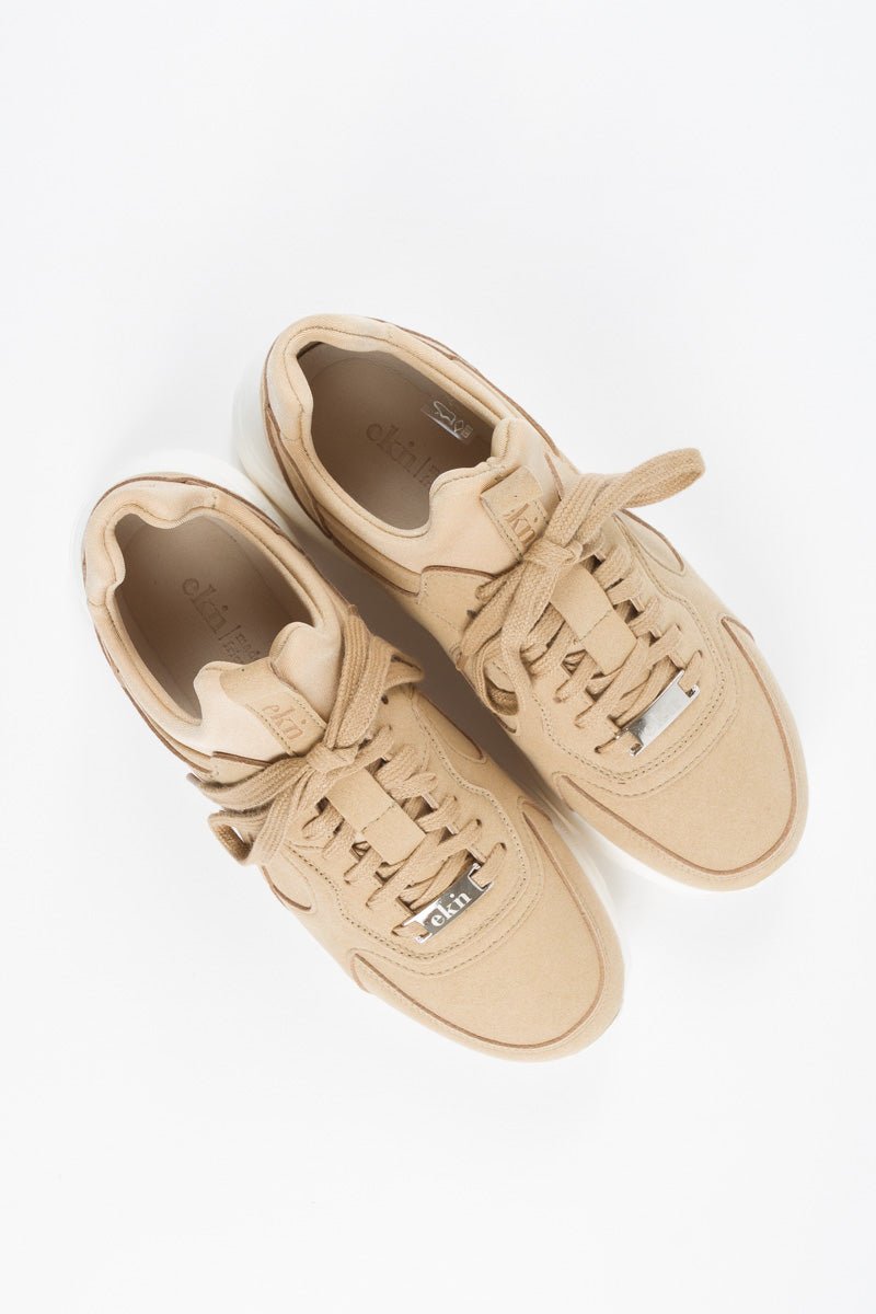 EKNLarch Sneaker | Dune Vegan36