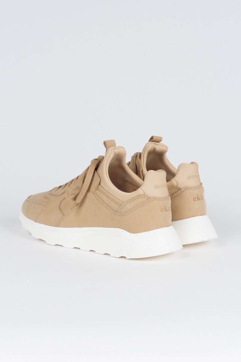 EKNLarch Sneaker | Dune Vegan36