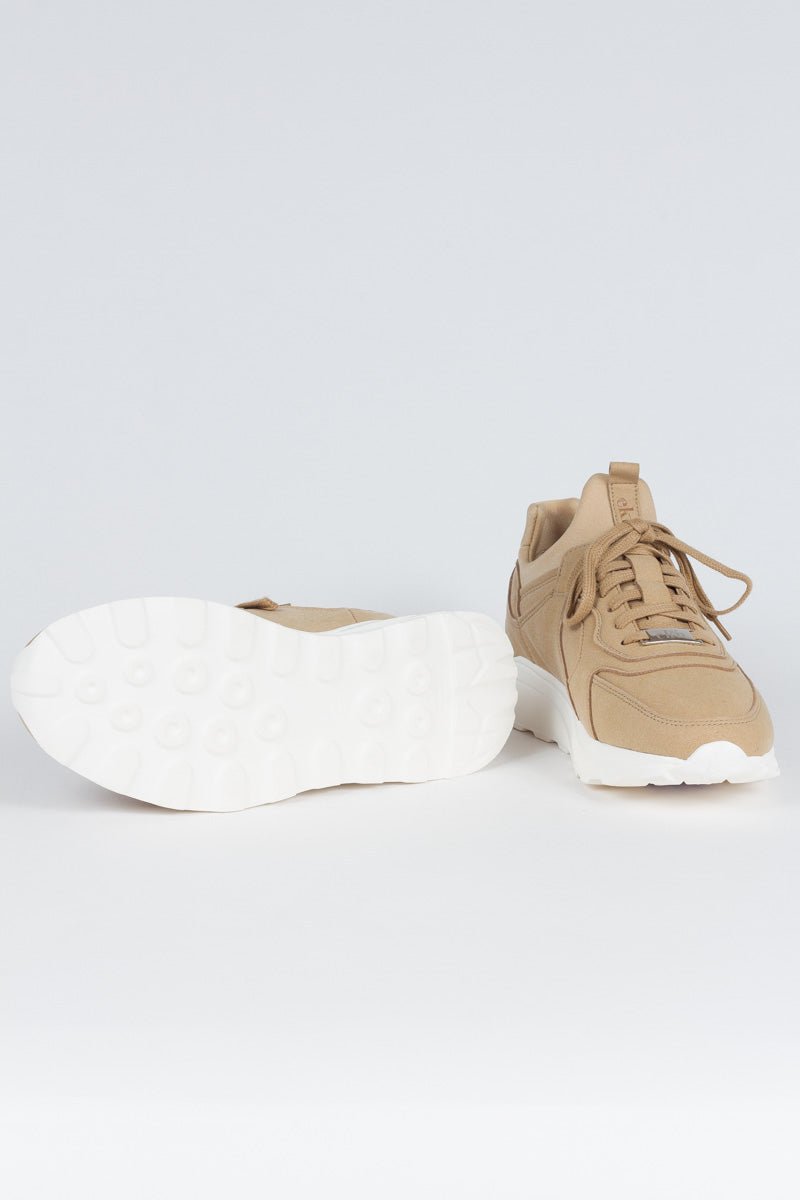 EKNLarch Sneaker | Dune Vegan36