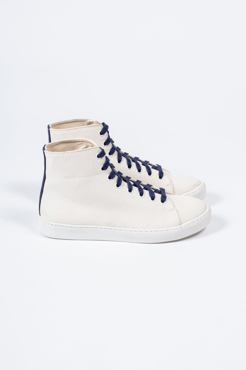 EKNOak High Sneaker | White Vegan Canvas36