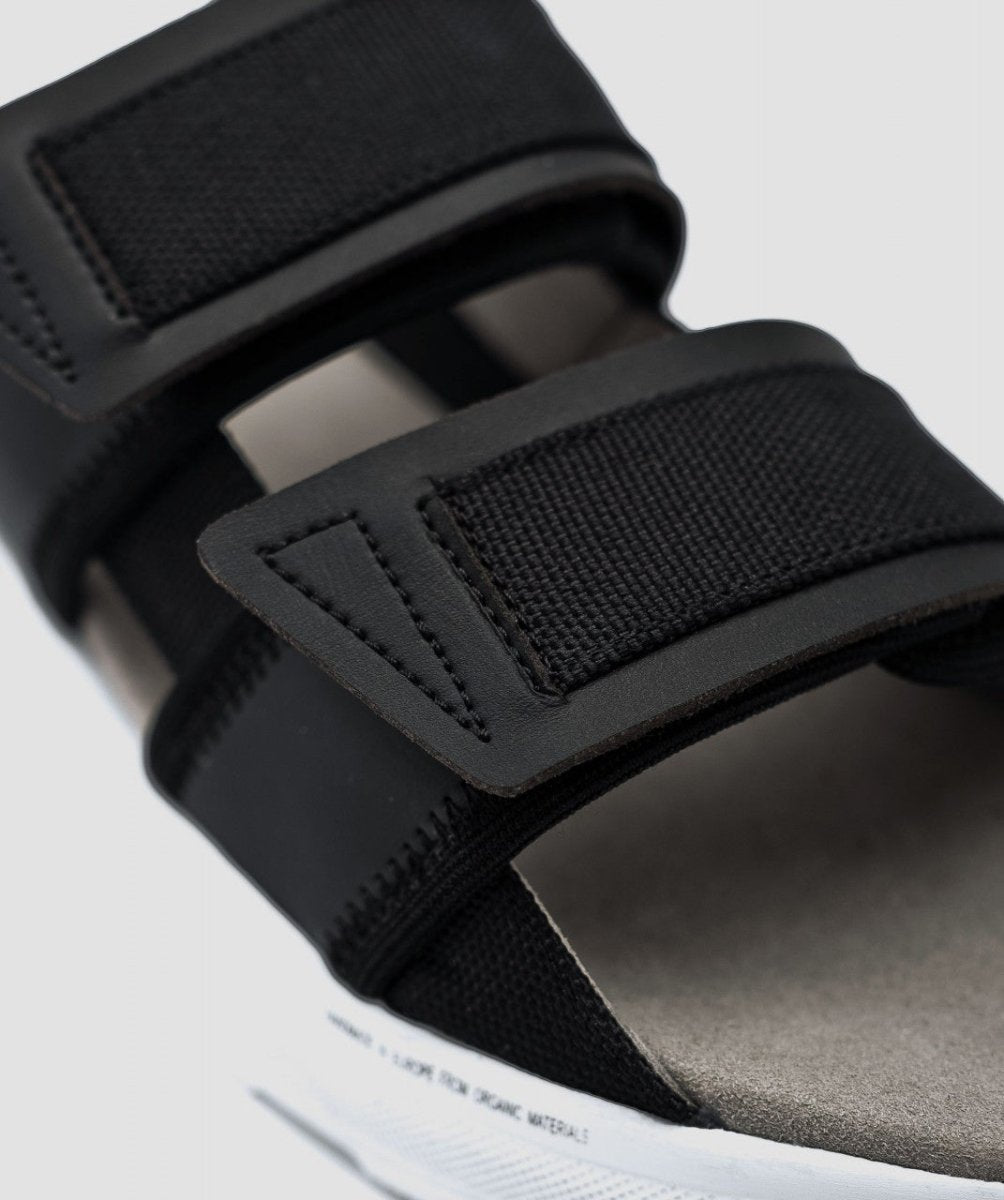 EKNPeach Sandal | Black Vegan36