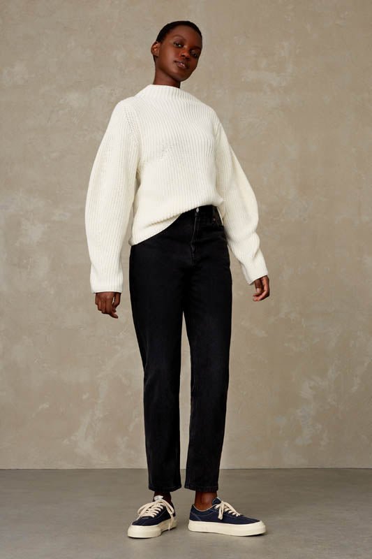 KINGS OF INDIGOCaroline Cropped Jeans | Eco Recycled Black Worn24/30