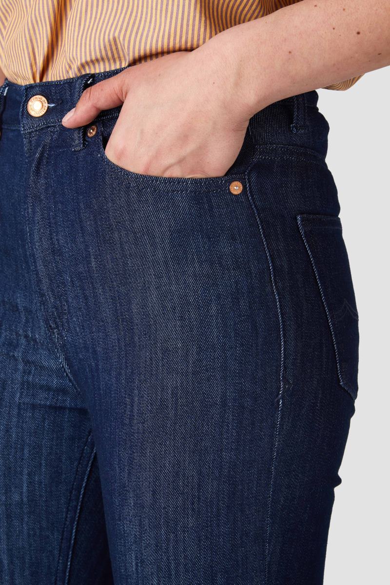 KINGS OF INDIGOChristina Jeans | Myla Rinse Coolmax24/30