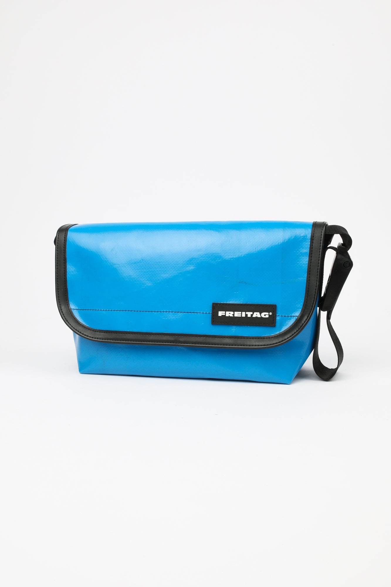 (コンバース)FREITAG F41 HAWAII FIVE-O FREITAG/F41 HAWAII FIVE-Oレビュー｜Takashi Nishimura