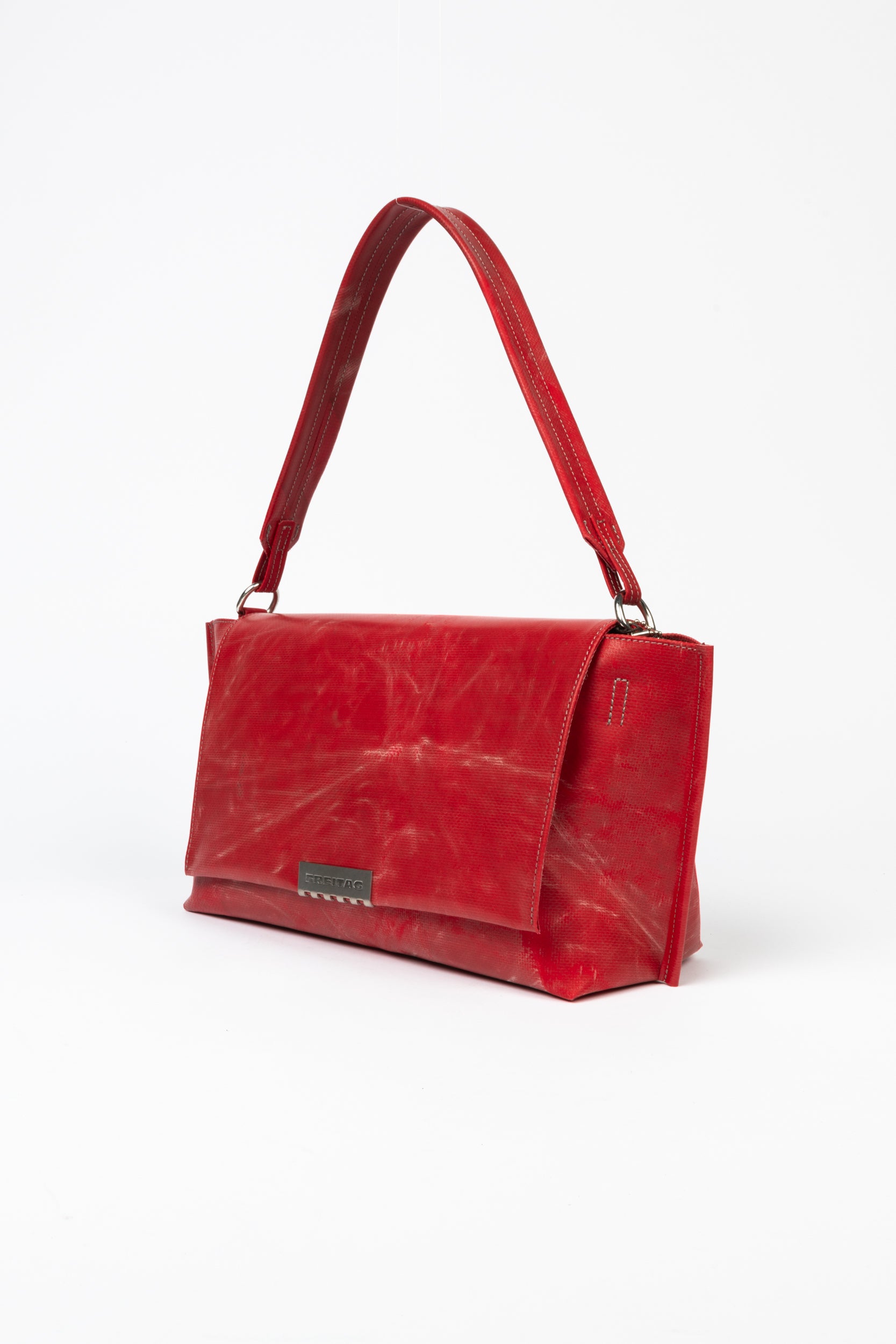 R202 Bates | Red