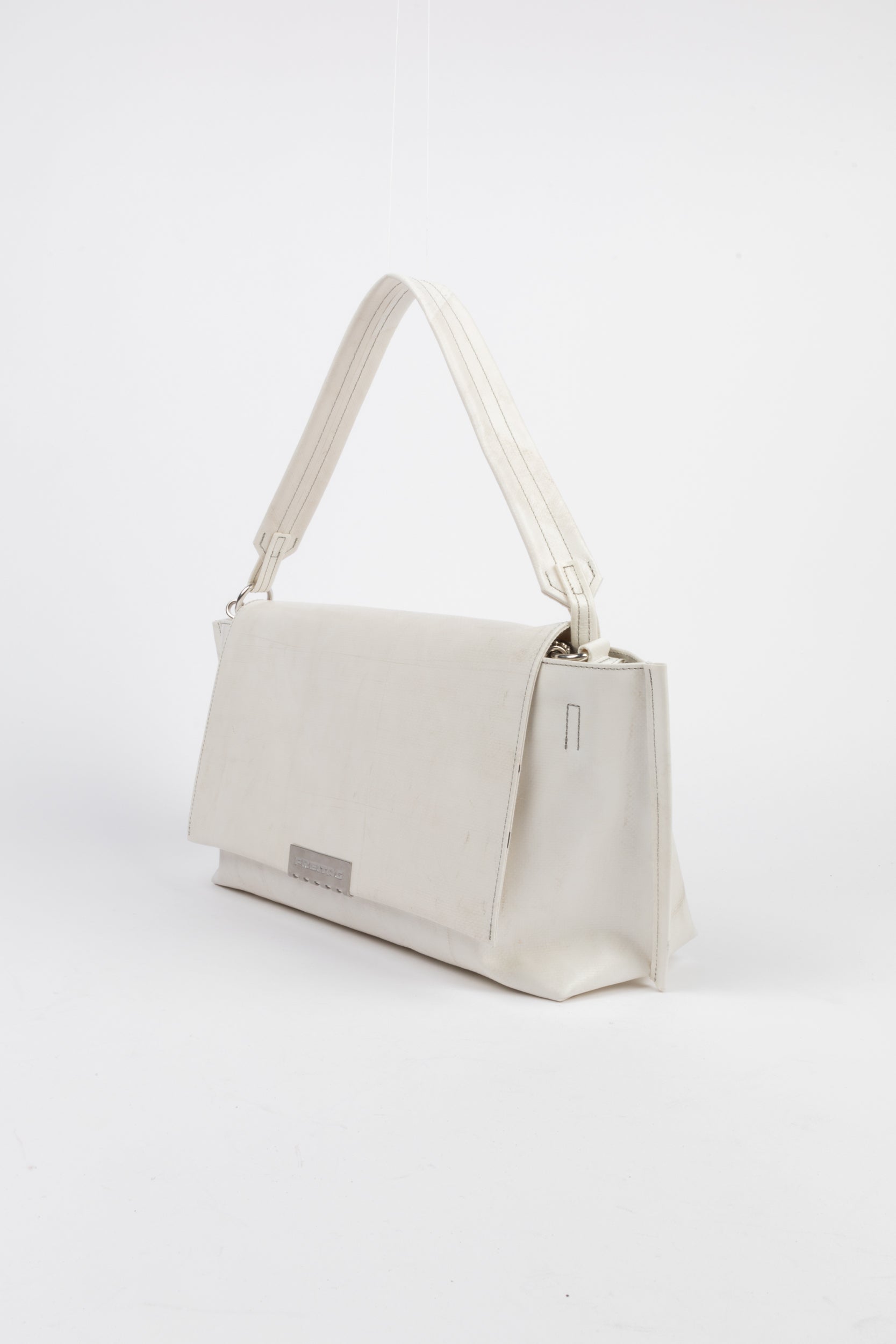 R202 Bates | White