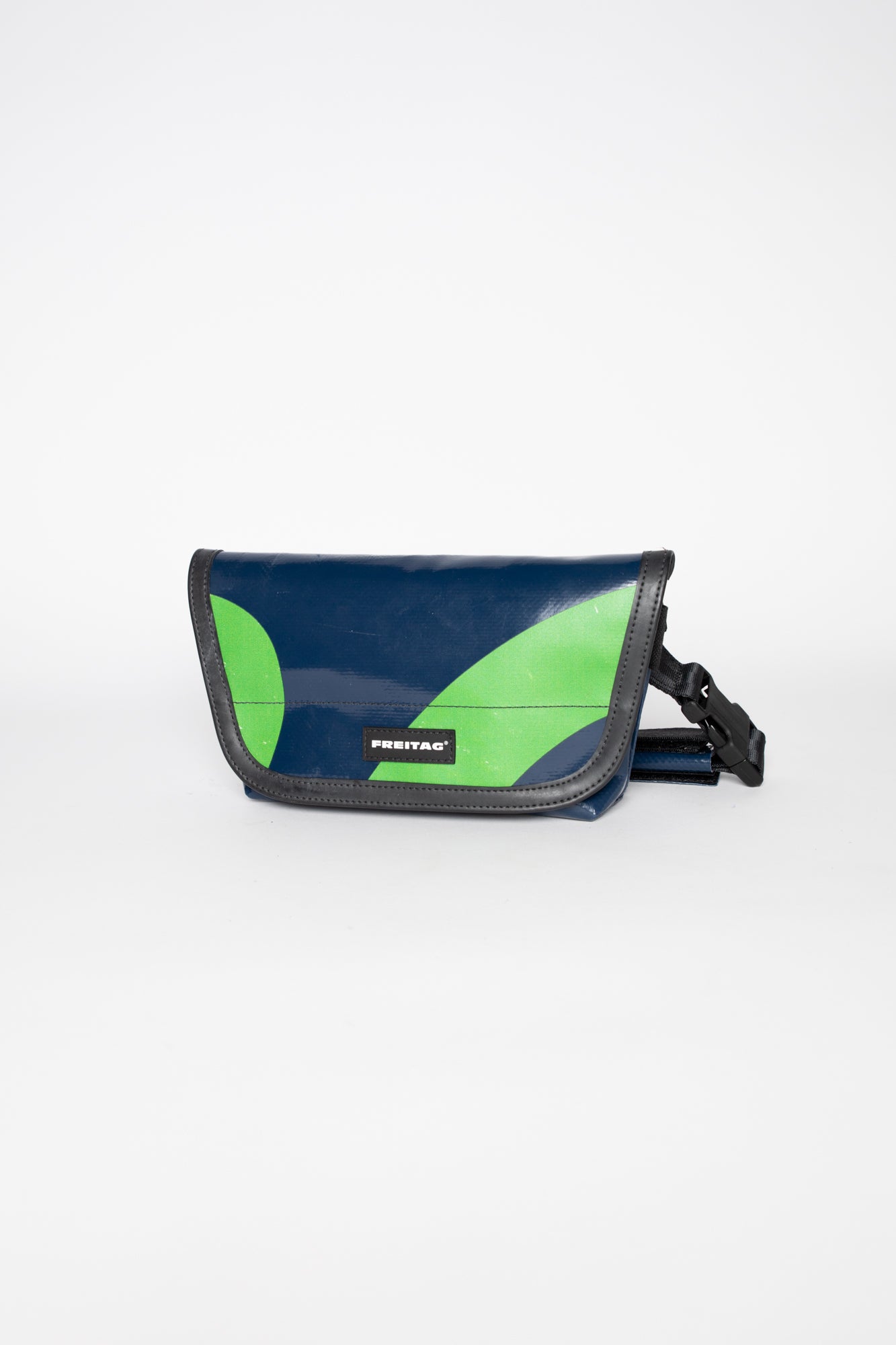 Freitag F40 Jamie - Sling bag made from recycled tarp - Keoma