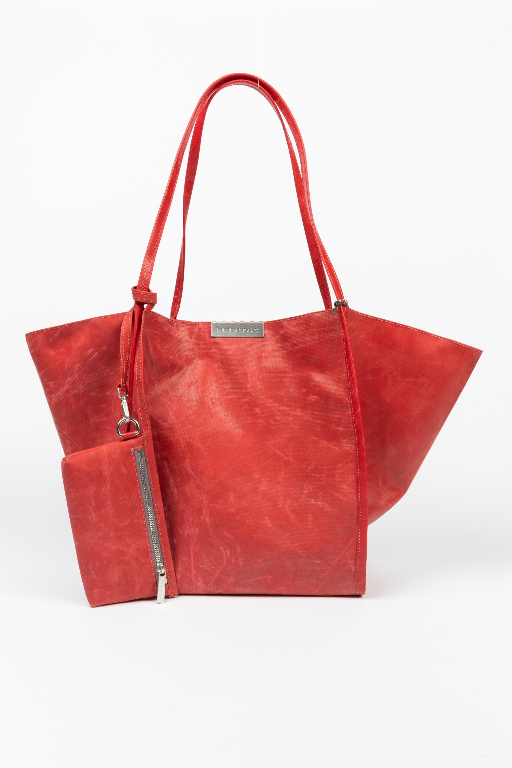 R203 Mazie | Red