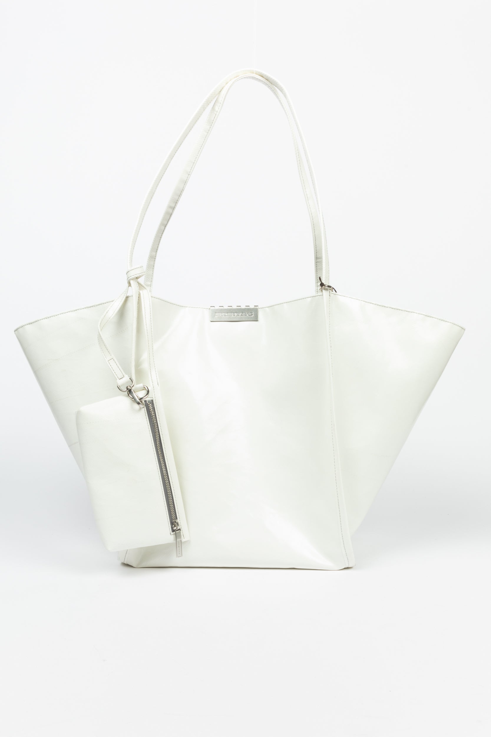 R203 Mazie | White