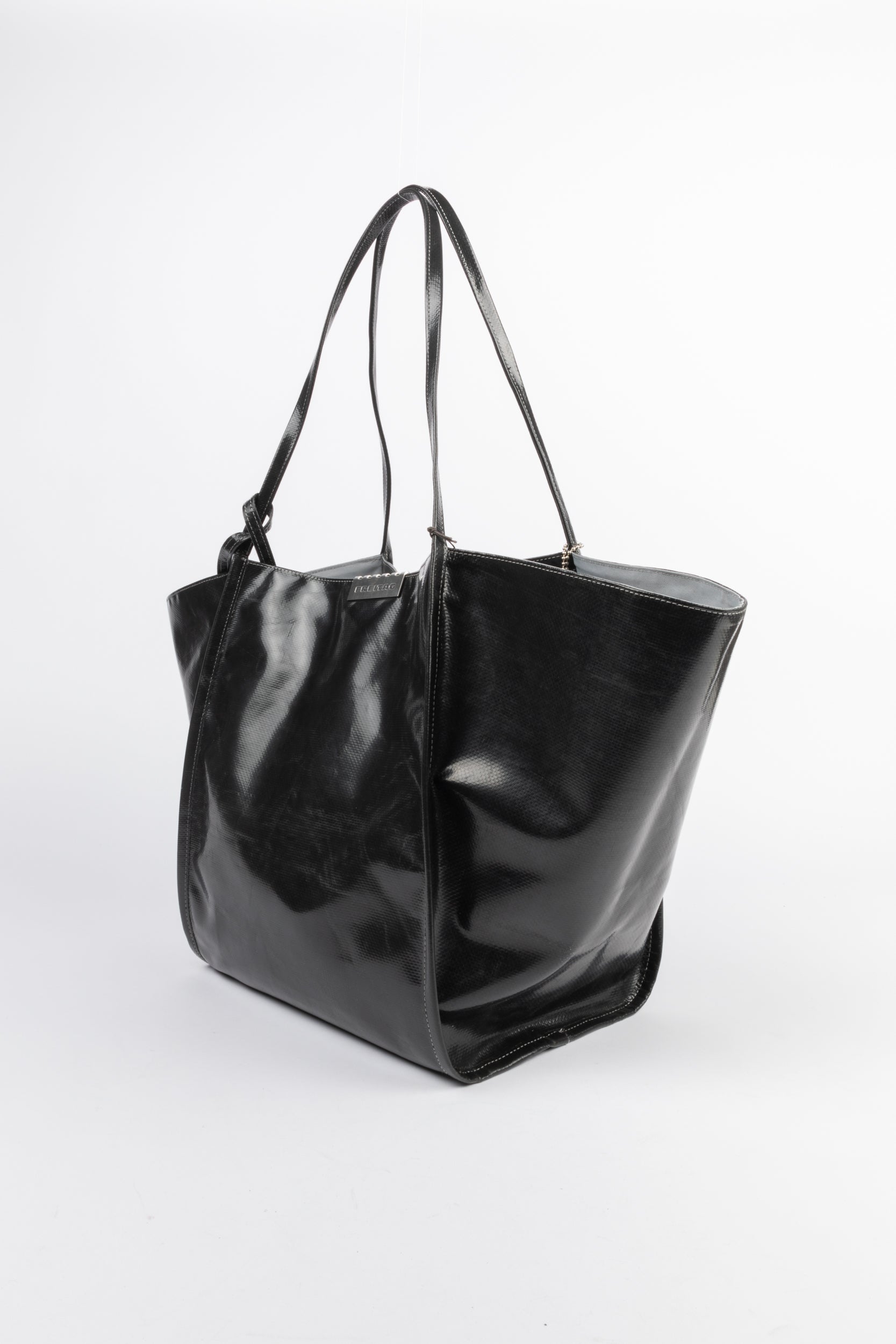 R203 Mazie | Black