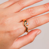 Wave Ring Gold with 1 Stone # 1 | Size 6