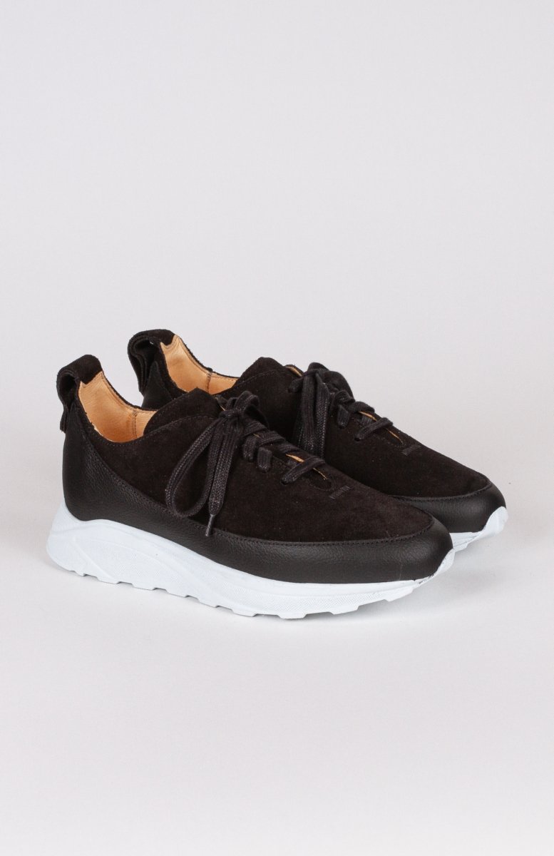 EKNAsh Sneaker | Black Leather + Suede35