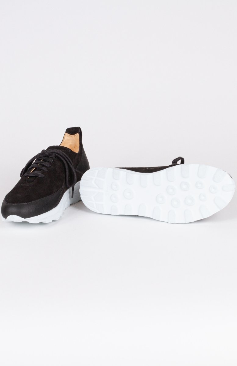 EKNAsh Sneaker | Black Leather + Suede35