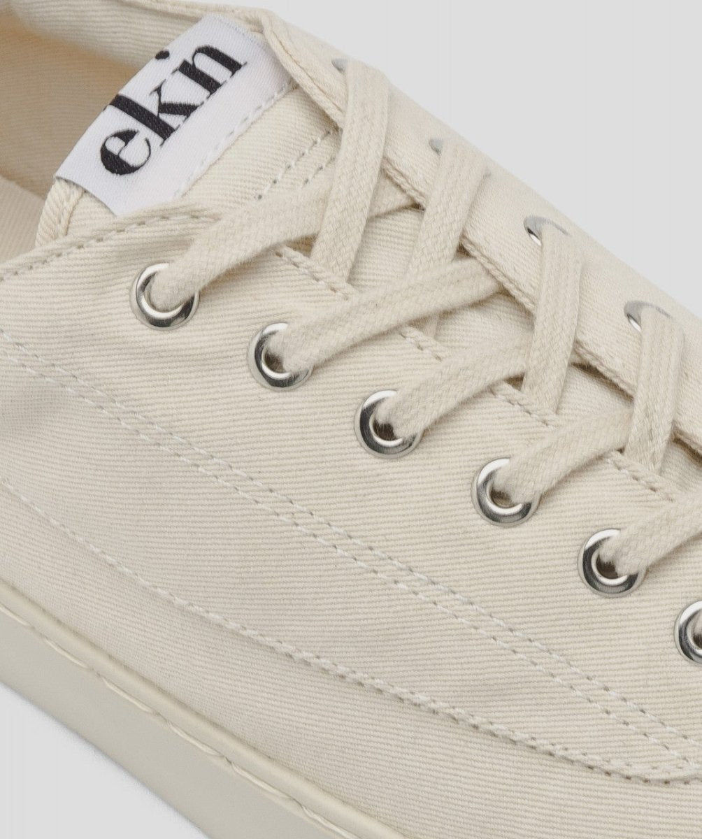 EKNKeir Sneaker | Ecru Canvas Vegan36