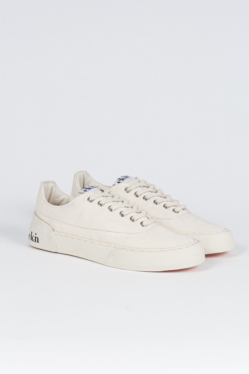 EKNKeir Sneaker | Ecru Canvas Vegan36