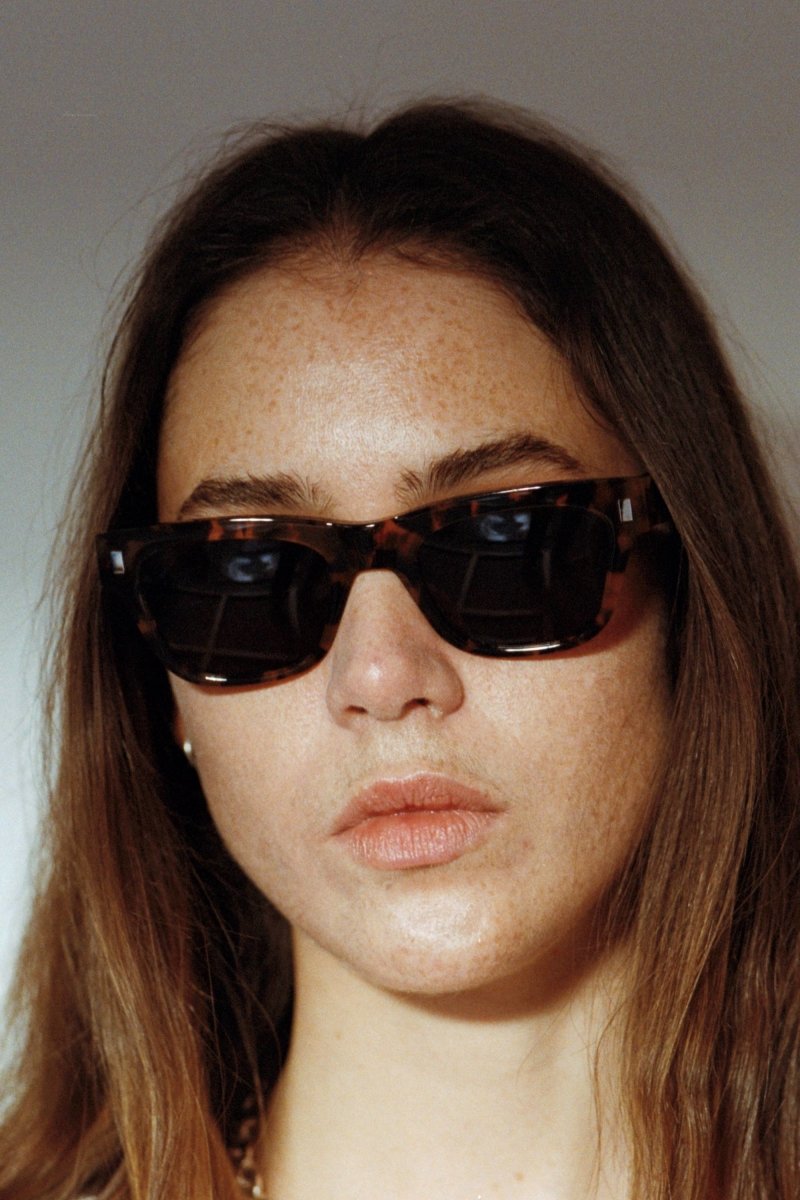 MONOKEL EYEWEARAki Havana | Grey Solid Lens